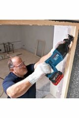 Bosch GSA 18V-Li Tek Akülü 4 Ah Tilki Kuyruğu Testere