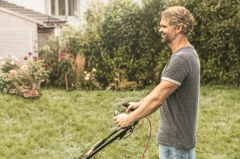 Bosch UniversalRotak 580 Çim Biçme Makinesi